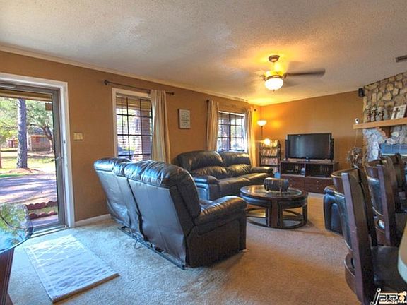2nd image of 8947 Hawthorne Dr