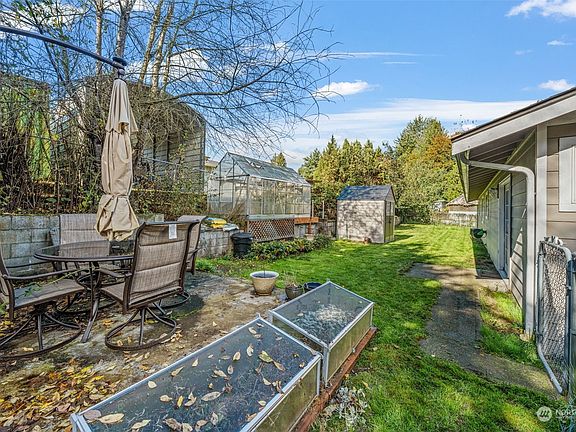 5th image of 10310 Fruitland Avenue E