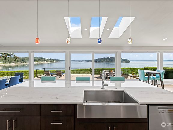 3rd image of 3129 Horsehead Bay Drive NW