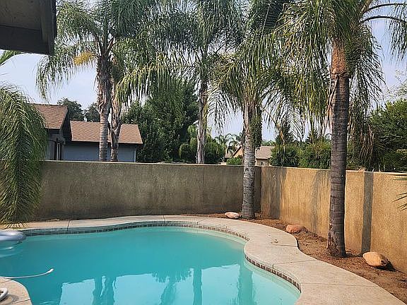 4th image of 832 W Anissa Ct