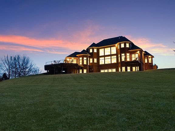 3rd image of 9295 Sunset Lake Dr