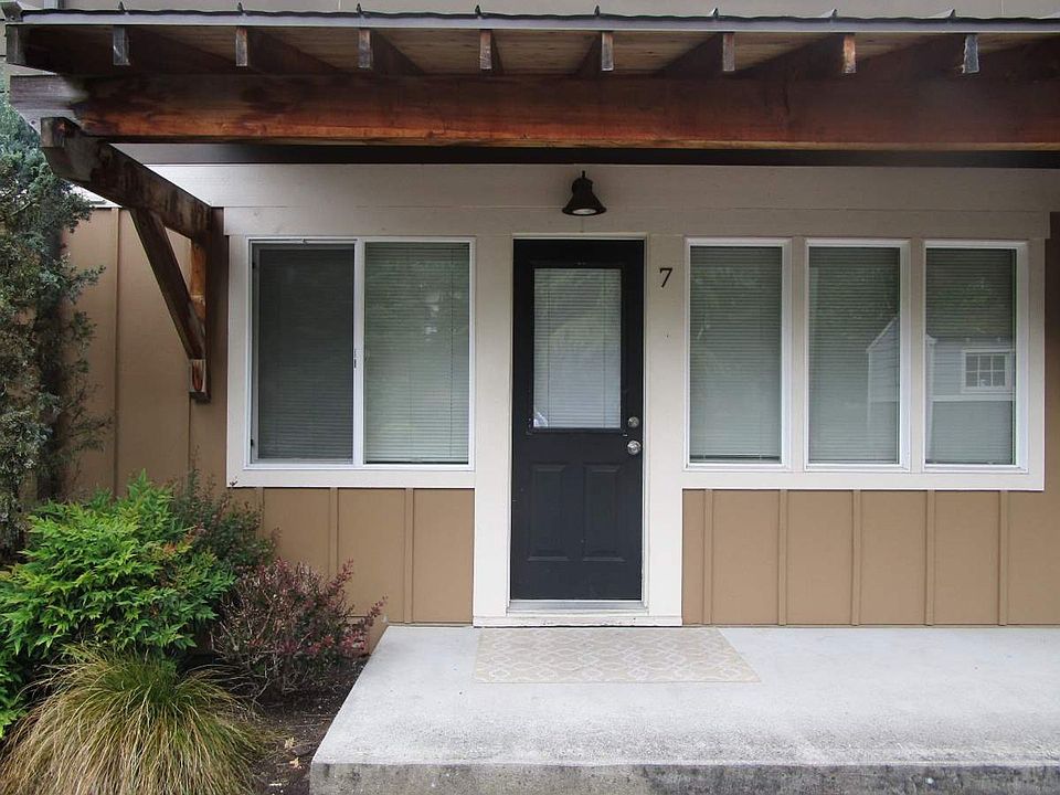 1st image of 3221 Tarabochia St APT 7