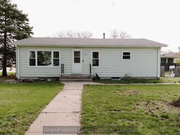 1111 West St, Wood River, NE 68883