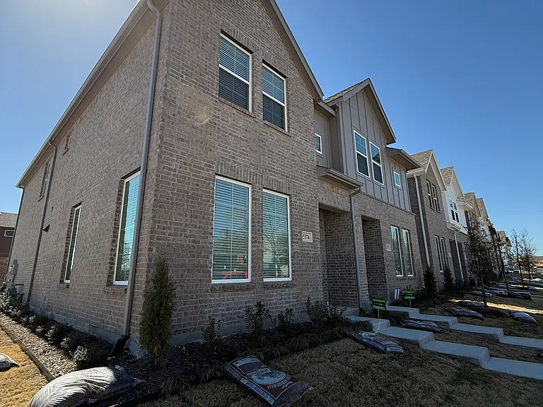 5374 Springlake Pkwy — Photo 2