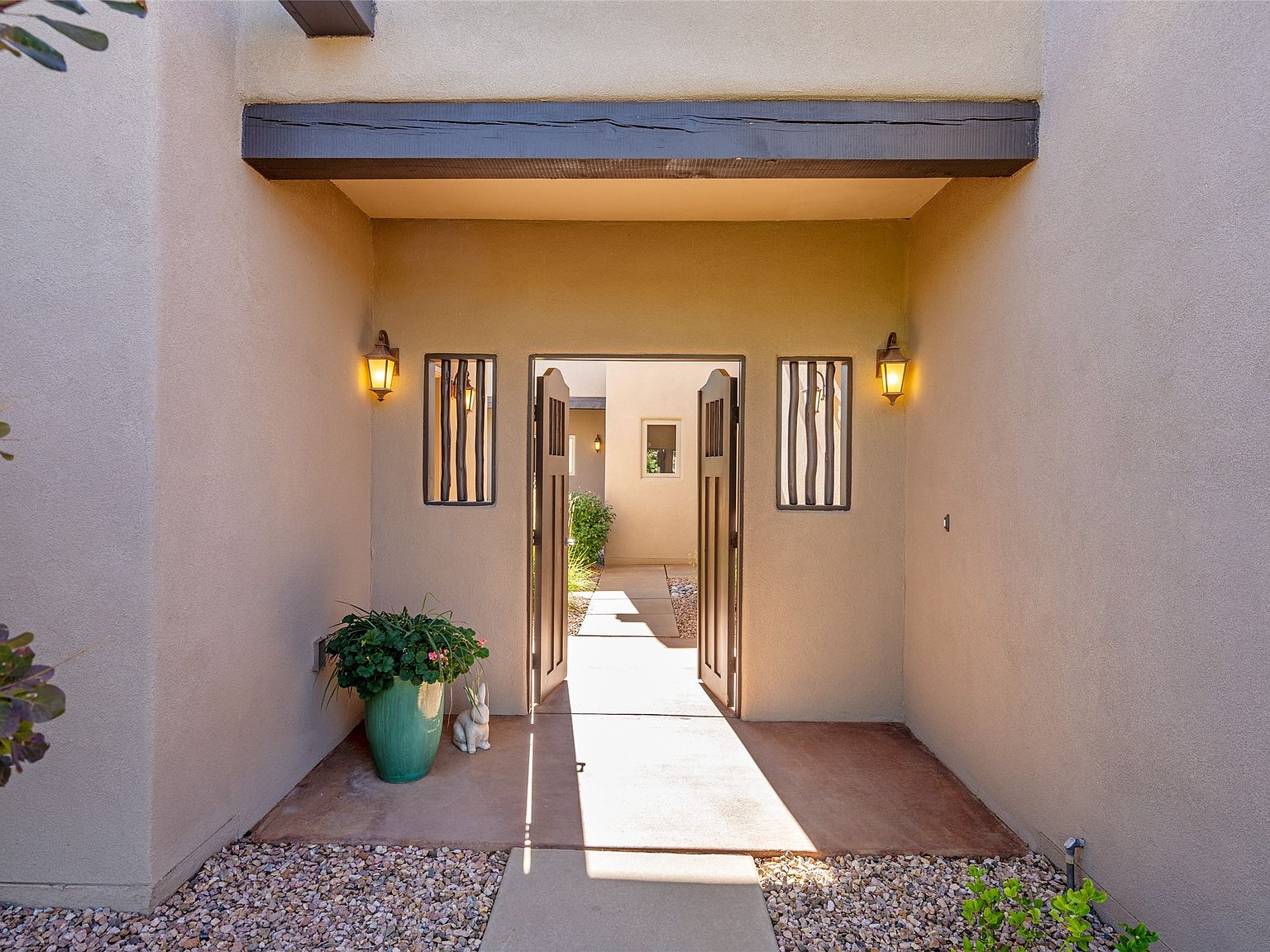 9 E Avenida Sebastian