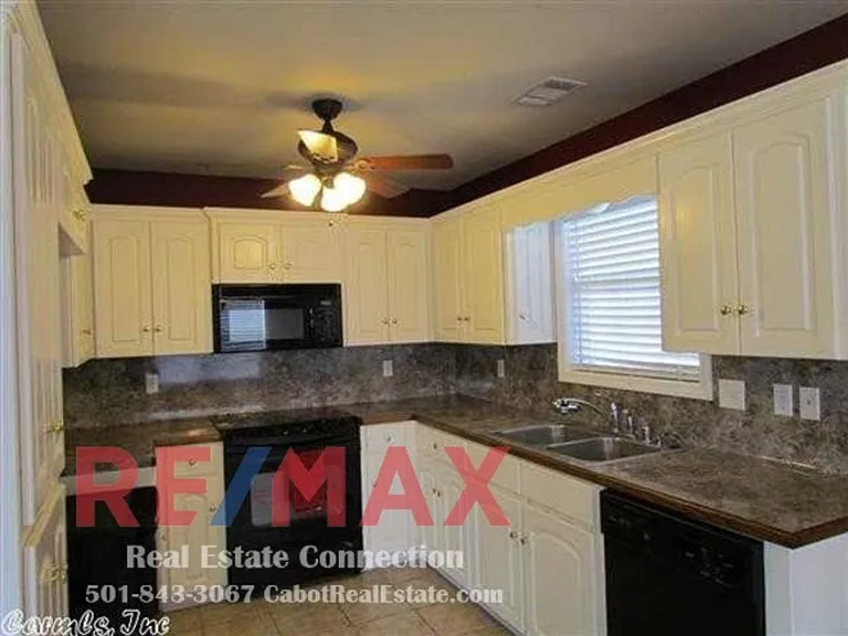 54 Magnolia Dr — Photo 6