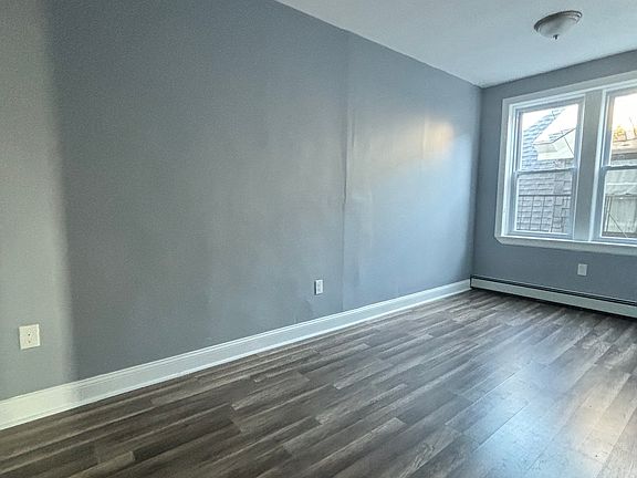 5th image of 166 Jewett Ave #3F