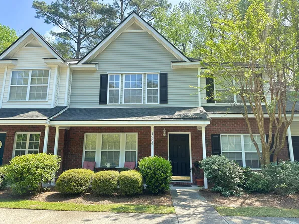 1204 Pine Bluff Dr, Summerville, SC 29483