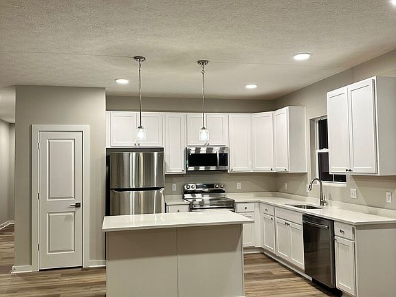 4th image of 20 Wellesley Dr