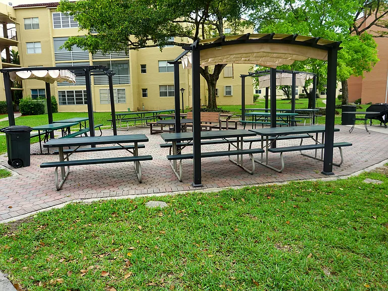 2851 Somerset Dr #27 — Photo 23