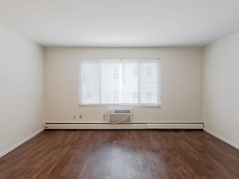 3508 Colfax Ave S — Photo 7