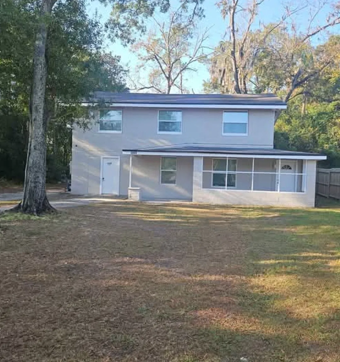 5808 Moncrief Rd — Photo 1