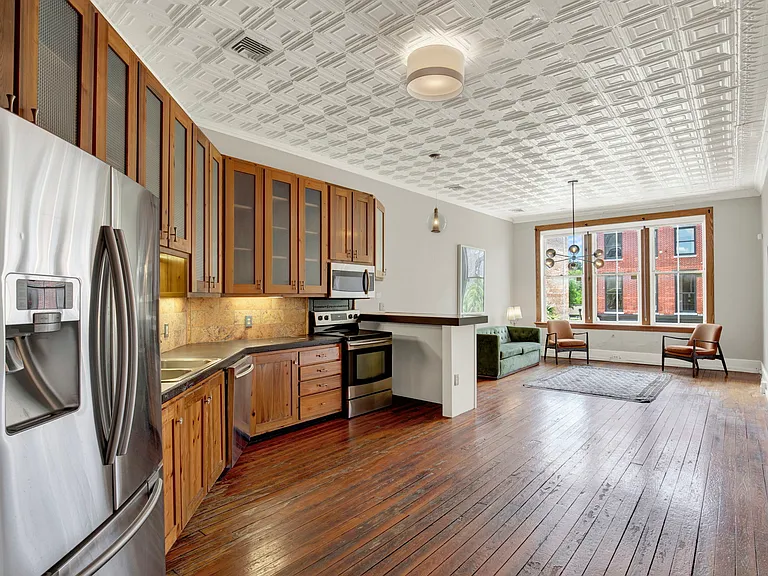 226 W Broughton St #2A — Photo 8