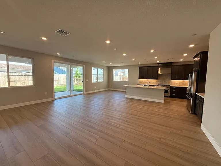 10350 Ducasse Way — Photo 2