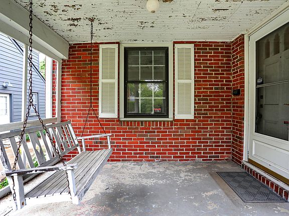 4th image of 6037 Norwaldo Ave