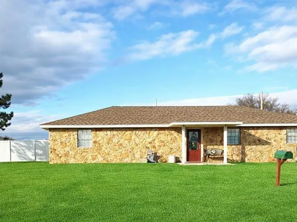 723 E 9th St, Cordell, OK 73632