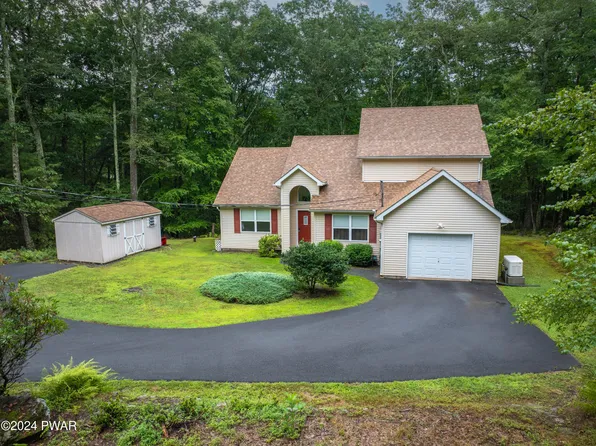 158 Little Walker Rd, Shohola, PA 18458