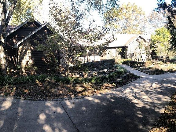 2nd image of 396 Sunny Brook Dr