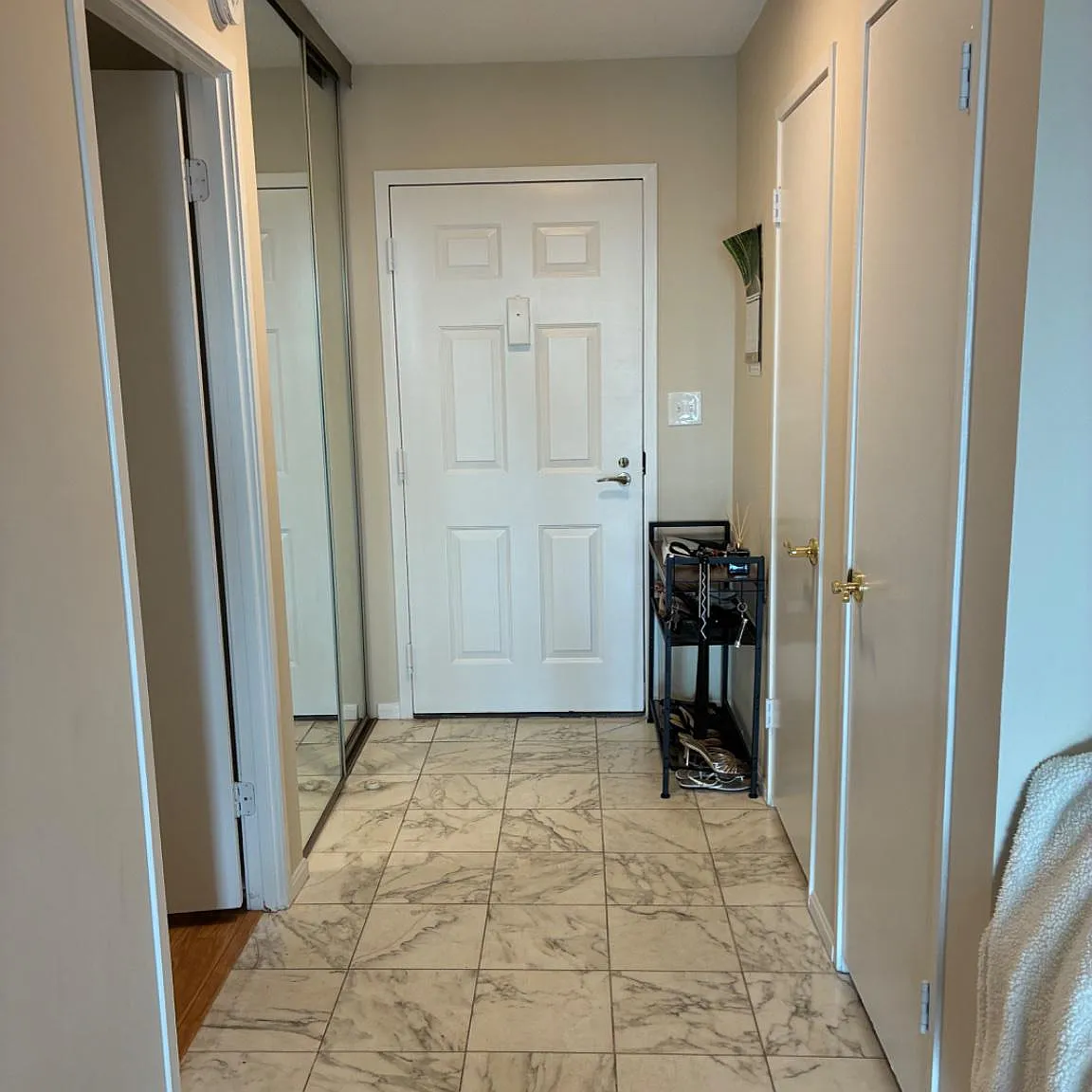 1 bed, 1.5 bath, 1045 sqft, $2,300 — Photo 3