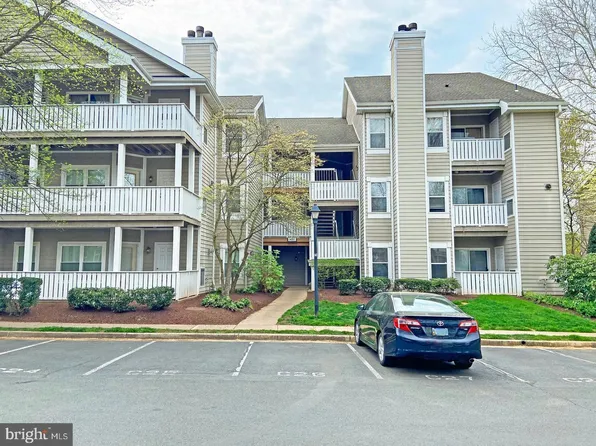 14317 Climbing Rose Way APT 202, Centreville, VA 20121