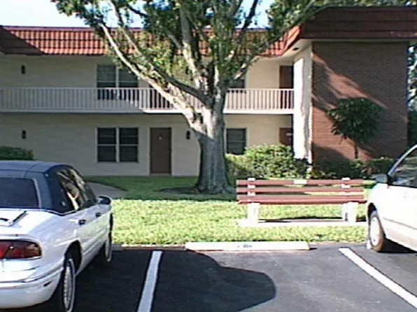 24 PINE ARBOR Lane #205, Vero Beach, FL 32962