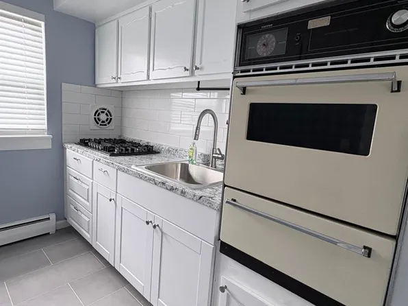 55 Gill Ln APT 16, Iselin, NJ 08830