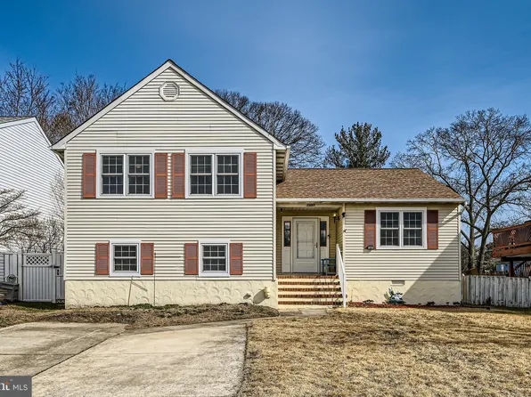 7887 Brighton Ct, Pasadena, MD 21122