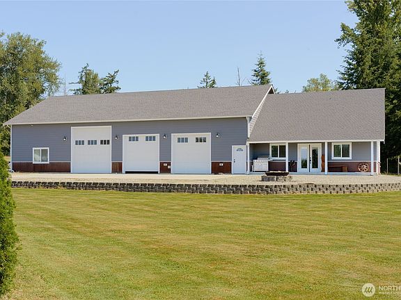 3rd image of 21050 Wildwood Place