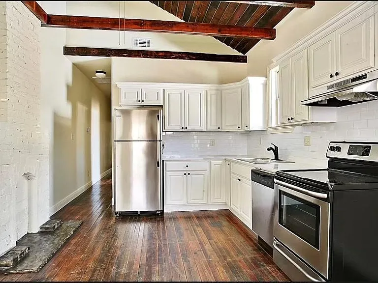 4150 Dhemecourt St — Photo 2