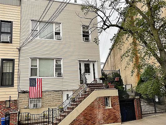 1st image of 2322 37th St