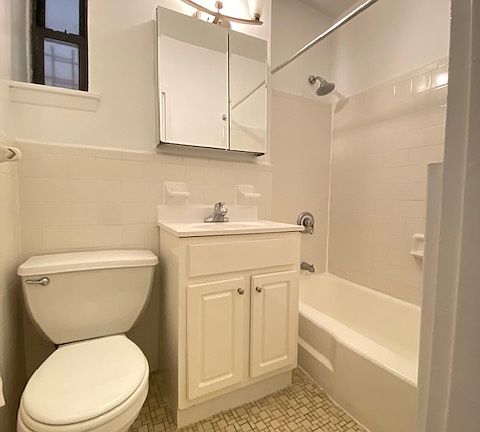 5th image of 410 E 74th St APT 4D