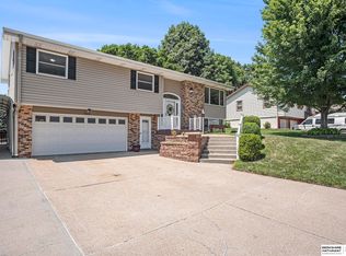 7412 S 85th St, La Vista, NE 68128