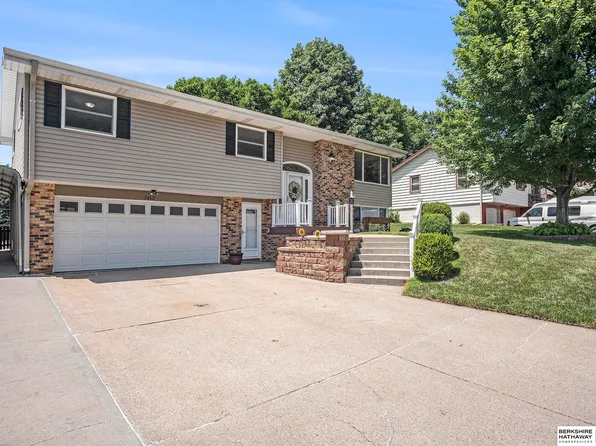 7412 S 85th St, La Vista, NE 68128