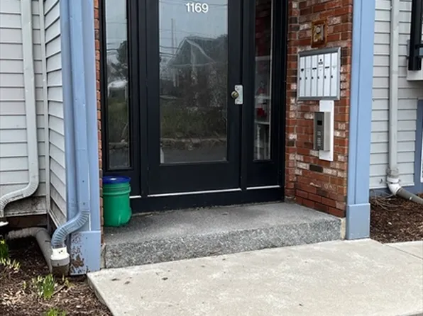 1169 Nantasket Ave APT 2, Hull, MA 02045