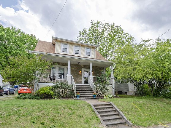 2nd image of 715 Arbutus Ave SE