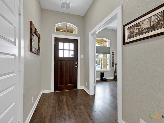 4th image of 2921 Mindel St