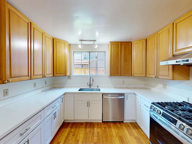 796 Clara Dr — Photo 8