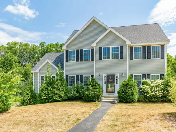 15 Squire Drive, Pelham, NH 03076