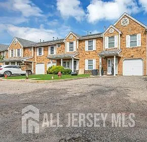 19 Delavan Ct — Photo 6