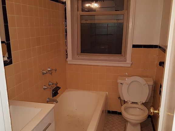 3rd image of 4824 43rd St #2K