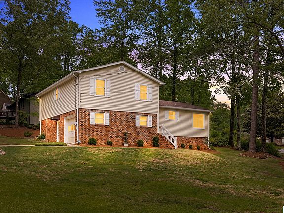 2nd image of 3434 Rock Ridge Cir