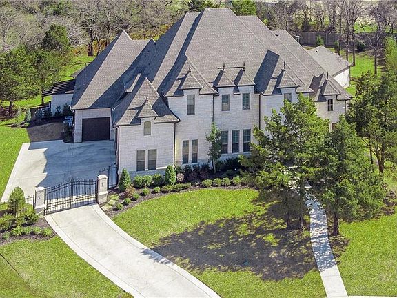 2nd image of 1101 Linnea Ln