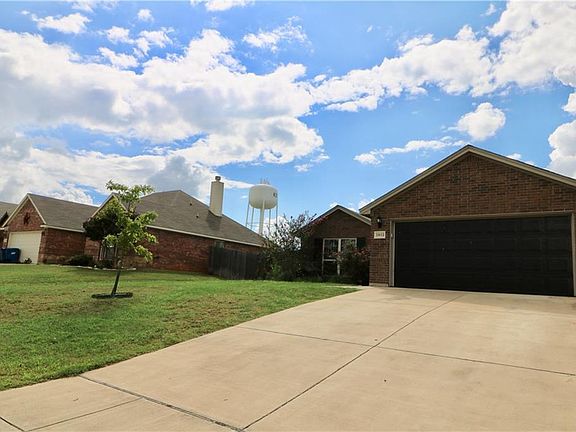 2nd image of 1012 Jenny Dr