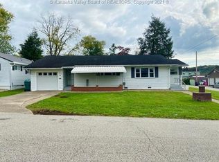 318 Dudding Ave, Hurricane, WV 25526