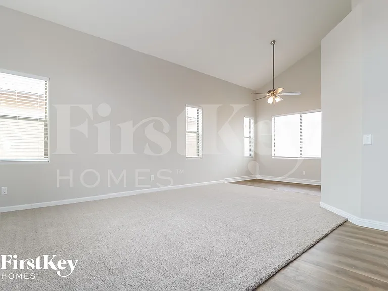 4302 S 249th Ave — Photo 6