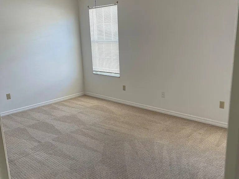 116 SE Willow Dr — Photo 8