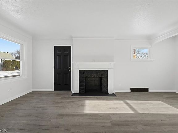 4th image of 3406 Henderson Rd