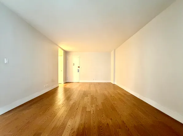 135 West 96th Street image 1 of 8