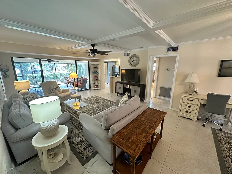 4572 Red Maple Rd — Photo 8