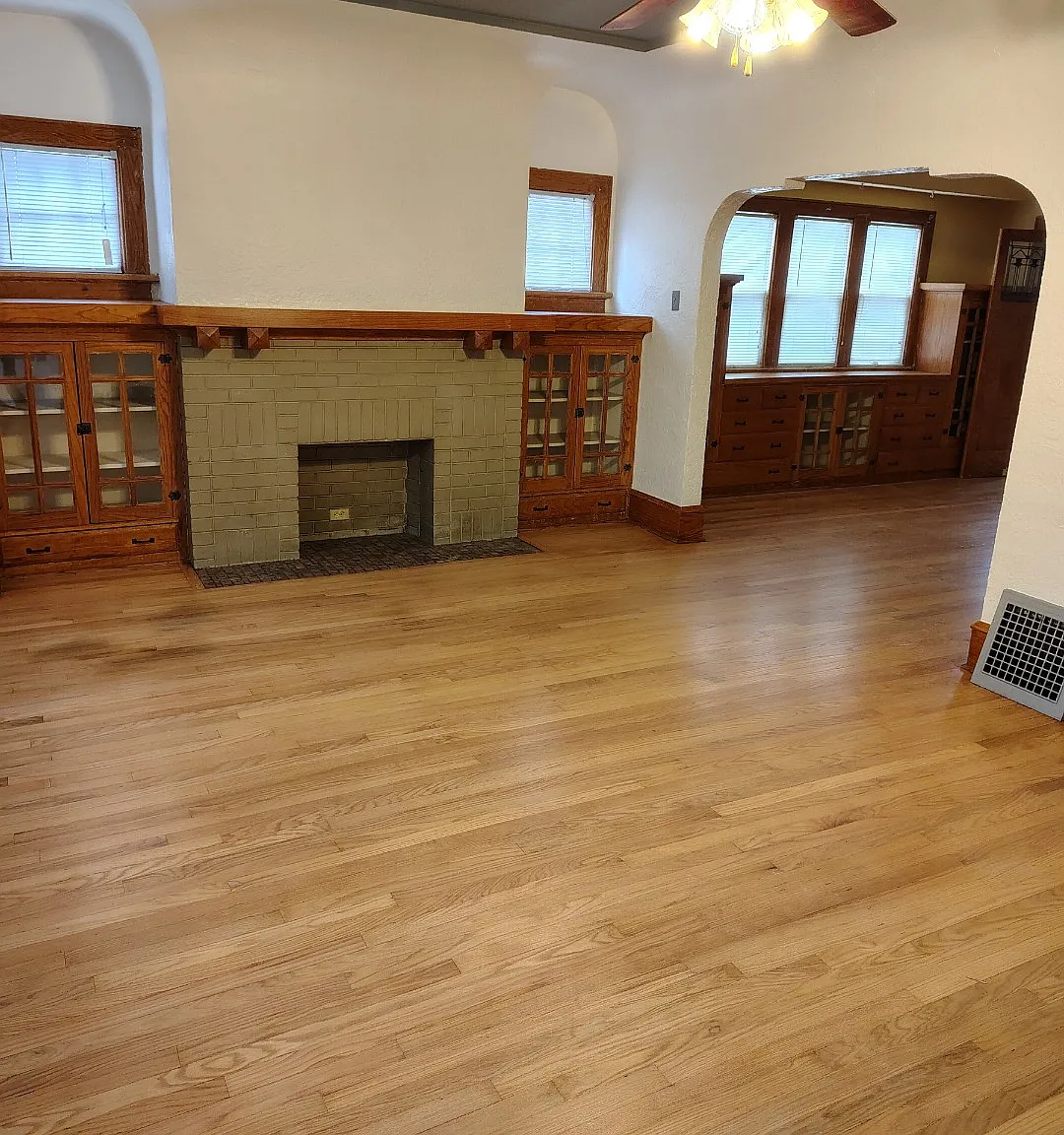 3 bed, 1000 sqft, $1,350 — Photo 1